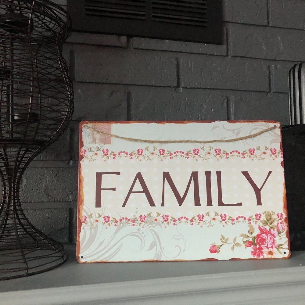 VINTAGE LOOK FAMILY SIGN REPRO